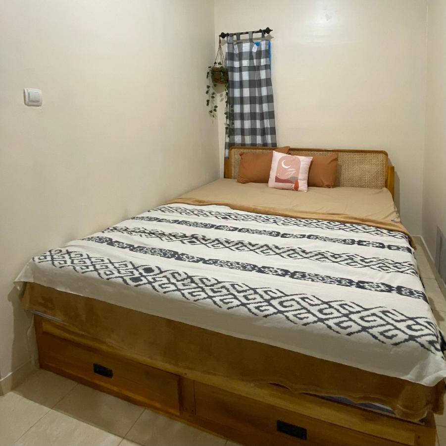 Et Malio Stay & Travel Malioboro Pusat Kota Jogjakarta Buitenkant foto